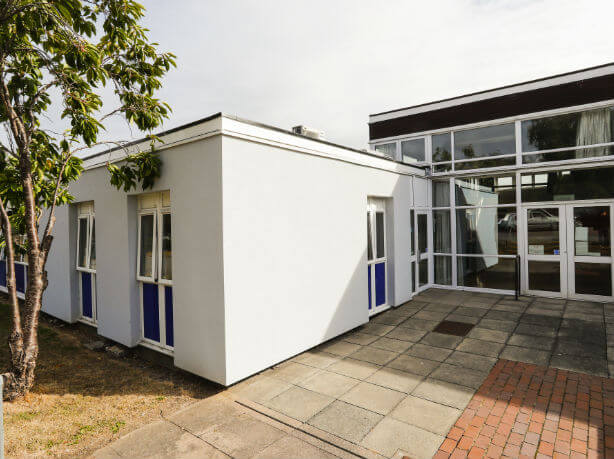 External shot of the Peninsula East Primary Academy building.